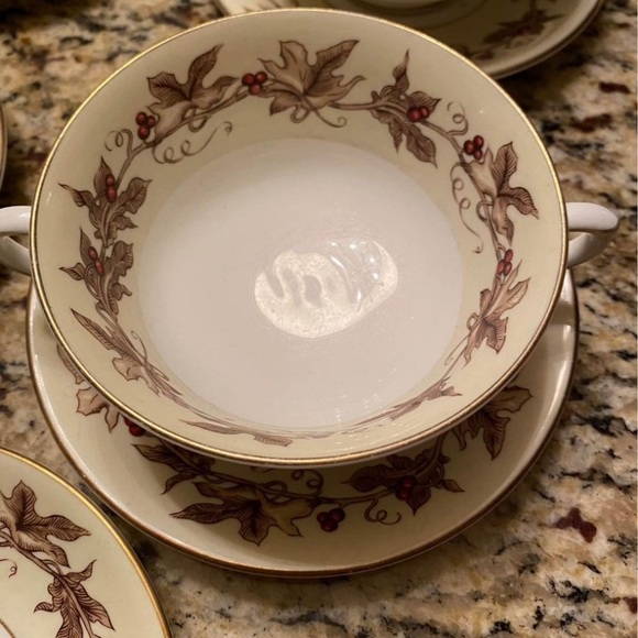 Holly and Ivy Sherwood Fine Bone China soup bowls. Vintage MADE IN England - Picture 2 of 4